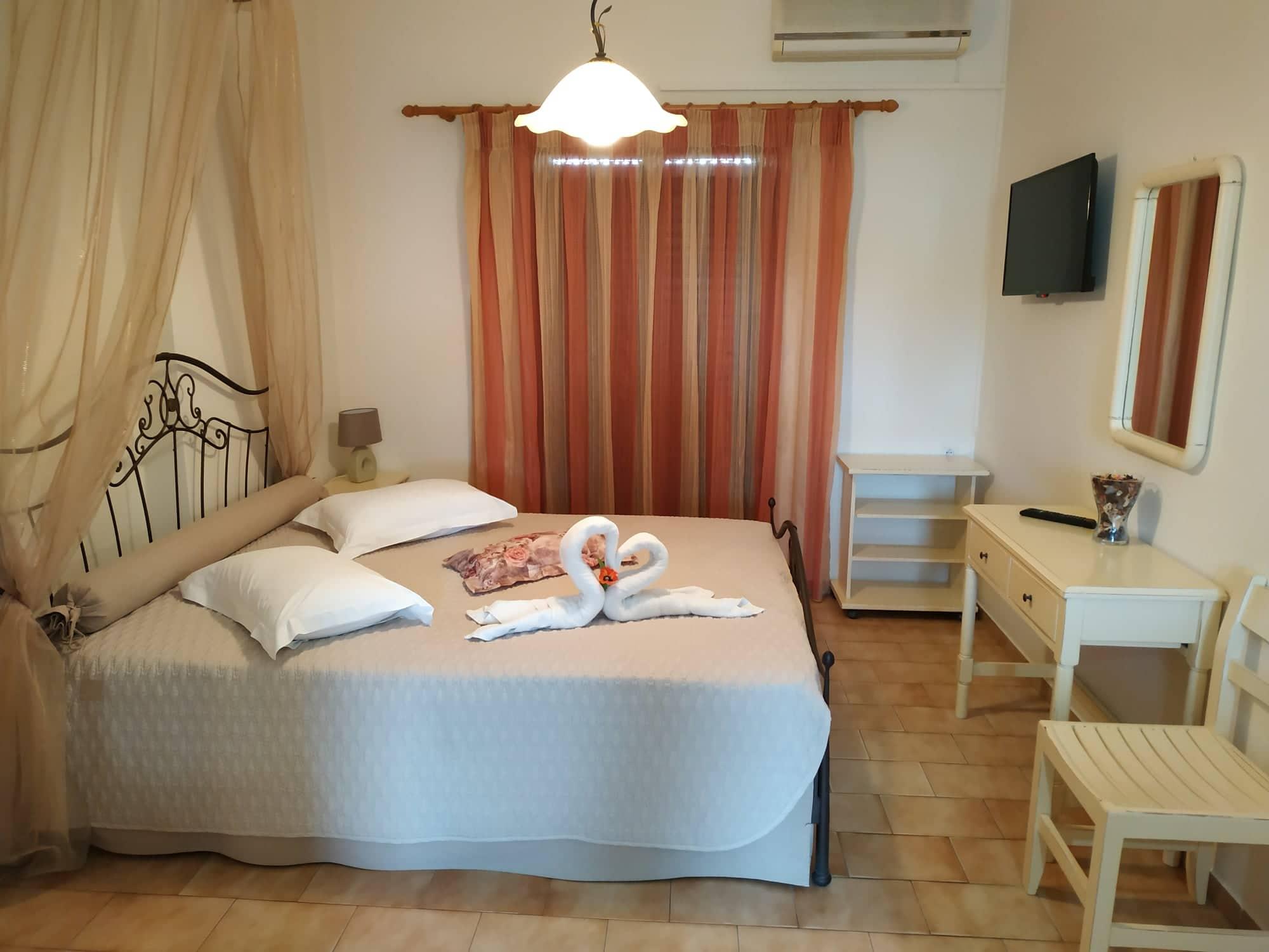 Eleni'S Garden & Castello Suites Аликанас Екстериор снимка