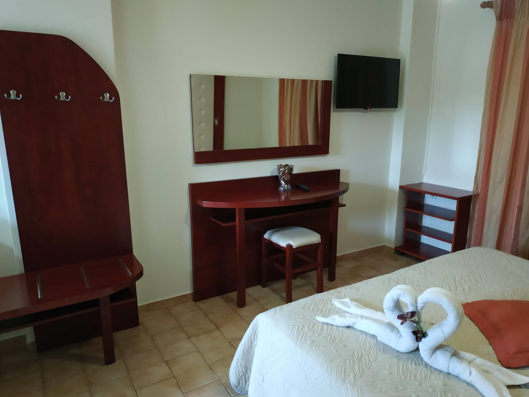 Eleni'S Garden & Castello Suites Аликанас Екстериор снимка