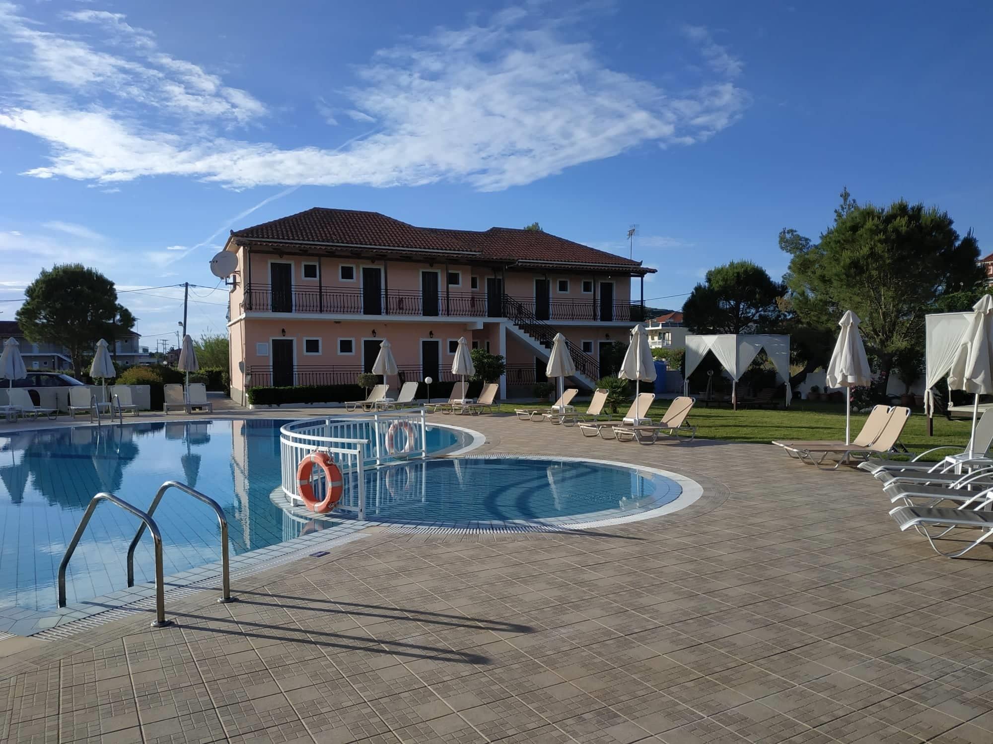 Eleni'S Garden & Castello Suites Аликанас Екстериор снимка