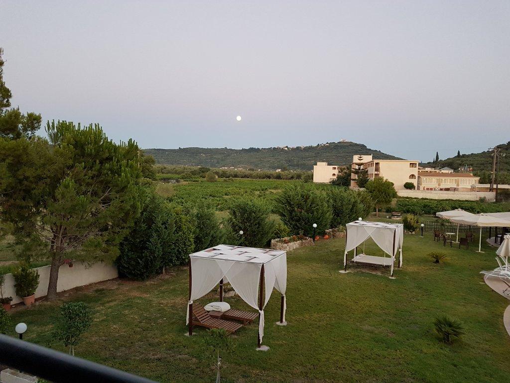 Eleni'S Garden & Castello Suites Аликанас Екстериор снимка