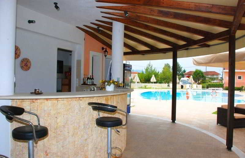 Eleni'S Garden & Castello Suites Аликанас Екстериор снимка